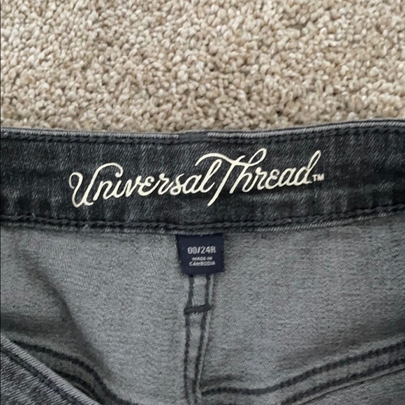 Universal Thread Gray Ripped Jeans - Picture 3 of 4